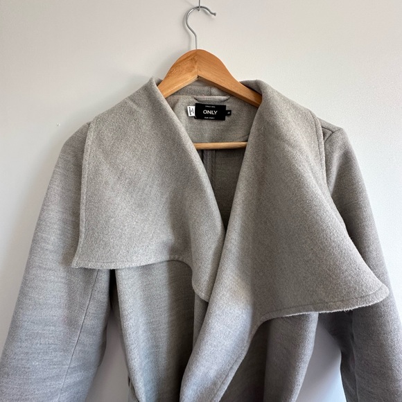 Coat - Picture 4 of 7